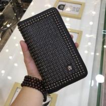 今流行のストリート上品 ヴェルサーチVERSACE 財布 おしゃれな夏ファッション2026