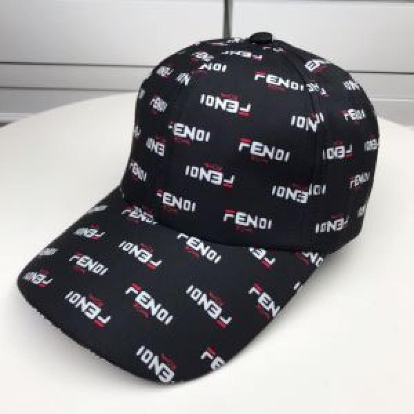 【2026年】夏のファッション 爽やかカジュアル人気 フェンディ FENDI ベースボールキャップ 2色可選
