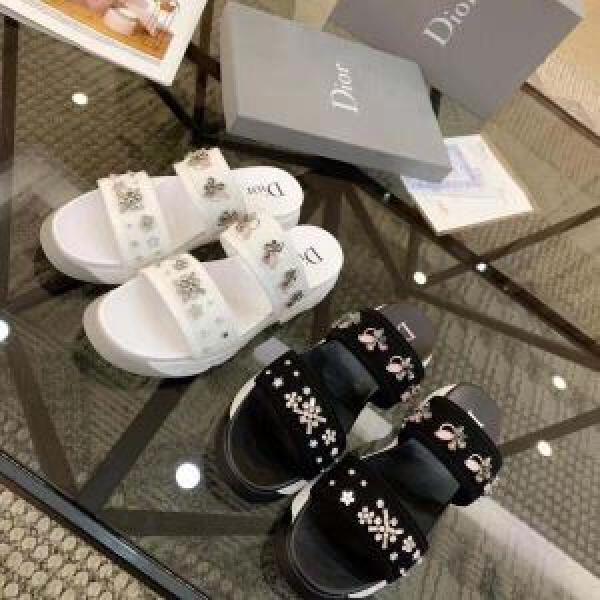 《2026年》今、注目のストリート 魅力的なカラー使い ディオール DIOR サンダル 2色可選
