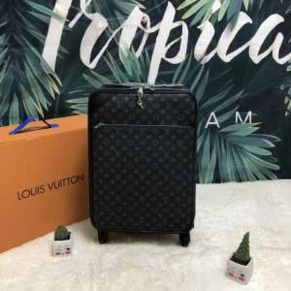 今年大人気 ルイ ヴィトンすごく稀少カラー  LOUIS VUITTON  スーツケース 正規品保証19春夏