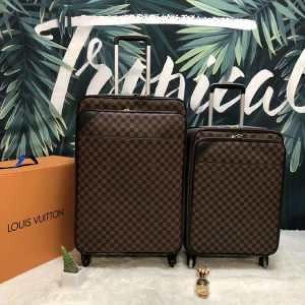 LOUIS VUITTON  春色の最旬の人気アイテムスーツケース ルイ ヴィトン2026年夏の一押しファッションアイテム