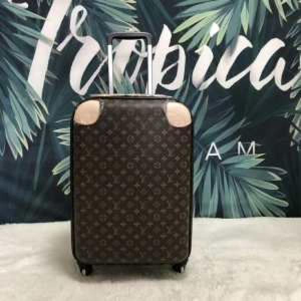 大人の色味 ルイ ヴィトン新商品☆完売必至  LOUIS VUITTON  スーツケース 2026年最新ファッション