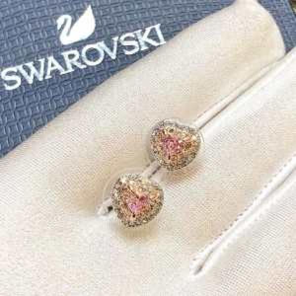 ピアス スワロフスキー SWAROVSKI 春夏シンプルファッションでOK！ 2026春夏の大注目トレンド