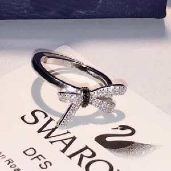 2026年春夏のトレンドアイテム 大人の可愛さを引き立て スワロフスキー SWAROVSKI 指輪