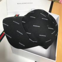 2026年最新ファッション 今期のトレンド定番アイテム バレンシアガ BALEN...