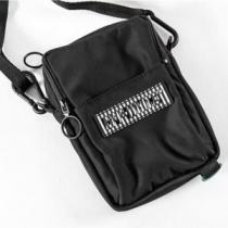 今から夏まで活躍する  デニム バッグ Off-White オフホワイト大人カジュアル夏ファッション2026