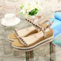 サンダル 2026年最新ファッション 春夏らしい爽やかさ クリスチャンルブタン Christian Louboutin