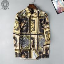 トレンド感があって涼しげ シャツ ヴェルサーチ2026春夏のトレンド新商品 VERSACE