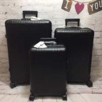 リモワ Rimowa デザイン抜群のアイテムスーツケース2026SSのトレンド商品 夏らしい季節感