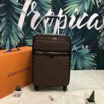新商品☆完売必至  LOUIS VUITTON  スーツケース 【2026春夏】...