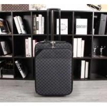新作コレクションを見るLOUIS VUITTON  スーツケース ルイ ヴィトン2026SSのトレンド商品