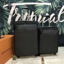 ルイ ヴィトン2026春夏トレンドアイテム  LOUIS VUITTON  スーツケース  スタイリッシュに新着