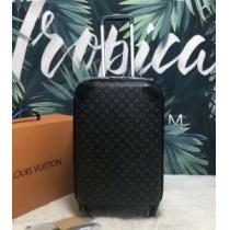 スーツケース ルイ ヴィトンコーデ選ばずおしゃれのポイント LOUIS VUITTON 【2026春夏】最新コレクション