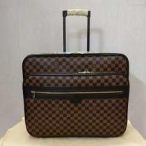抜け感のあるキレイめ スーツケース ルイ ヴィトン LOUIS VUITTON ...