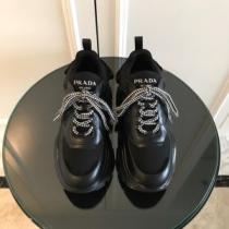 カジュアルシューズ 2色可選 プラダ PRADA 2026春夏トレンドアイテム 今シーズン注目のデザイン