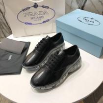《2026年》今、注目のストリート 魅力的なカラー使い プラダ PRADA カジ...