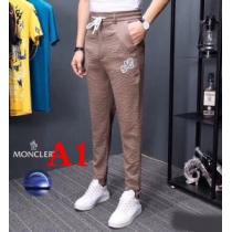 今から夏まで活躍する モンクレール MONCLER デニムパンツ  2026春夏のトレンド新商品  2色可選