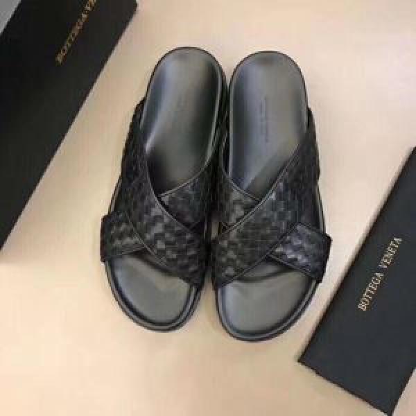 着回し力も抜群です！ ボッテガ ヴェネタ BOTTEGA VENETA  《2026年》今、注目のストリート サンダル