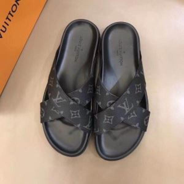 夏の王道　適度な上品さ サンダル ルイ ヴィトン LOUIS VUITTON 2026春夏も引き続き人気セール オシャレ上級者に