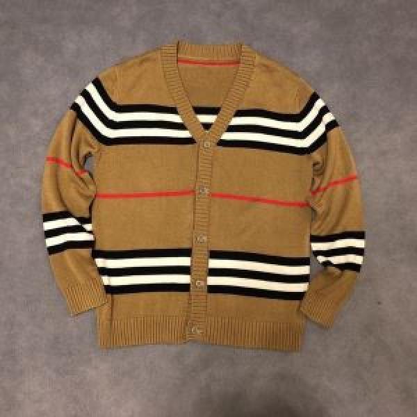 ニットコート 切りっぱなしデザイン  バーバリー 夏キレ味をプラス BURBERRY 【2026春夏】最新コレクション