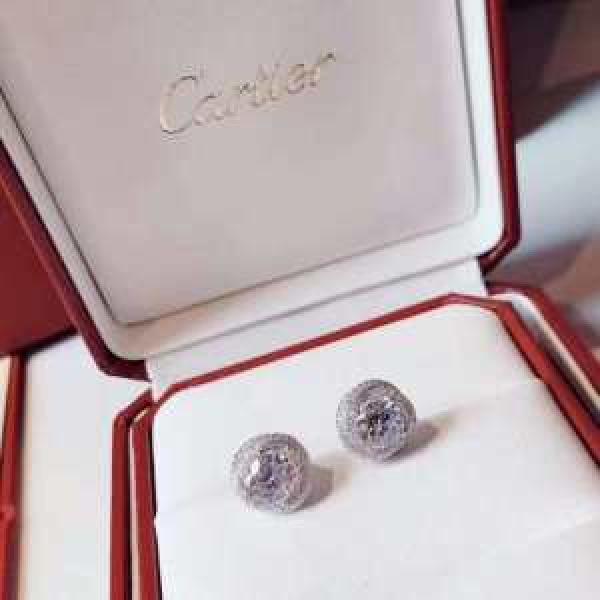 気持ちいい真夏日にぴったり ピアス おしゃれな夏ファッション2026 カルティエ CARTIER  欠かせない限定アイテム