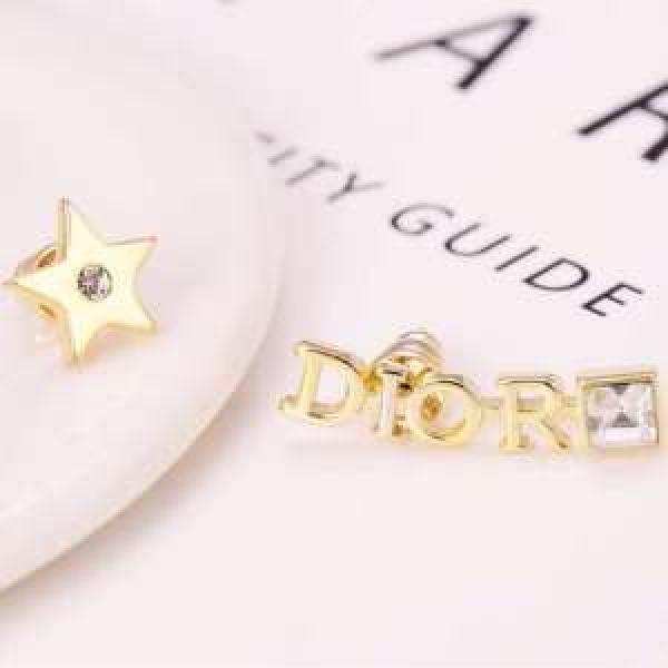 DIOR おすすめ大人かわいい着こなし ディオール  る春夏おすすめの人気商品 ピアス 2026夏ファション新品