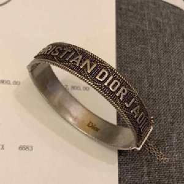 ディオール DIOR  夏ファッションのおすすめ ブレスレット 2026年夏の一押しファッションアイテム