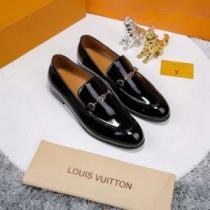 スタイルUPして着こなす ルイ ヴィトン 2026年春夏のトレンドアイテム LOUIS VUITTON ビジネスシューズ ちょっと大人の印象