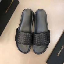 サンダル 気持ちいい真夏日にぴったり ボッテガ ヴェネタ BOTTEGA VENETA 風通しのよい 【2026春夏】最新コレクション