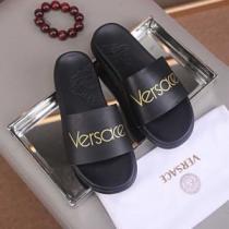 ヴェルサーチVERSACE 大人っぽく見せ新作  リッチな印象に サンダル 20...