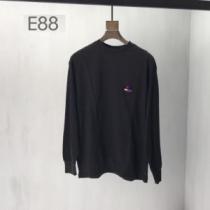 2026夏ファション新品  モンクレール MONCLER 春夏のトレンドアイテム プルオーバーパーカー 夏らしい品格が漂う