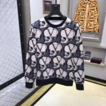 ヴァレンティノ VALENTINO おすすめ大人かわいい着こなし プルオーバーパ...