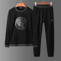 春色の最旬の人気アイテム  ヴェルサーチVERSACE 2026夏ファション新品...