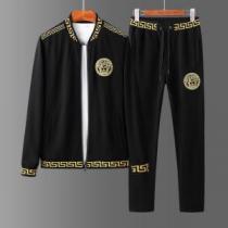 《2026年》今、注目のストリート  ヴェルサーチVERSACE 派手にはなりす...