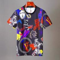 人気上昇中 ヴェルサーチVERSACE 新作オシャレ Tシャツ/半袖 【2026...