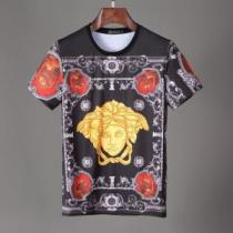 人気モデル愛用 ヴェルサーチ VERSACE 2026年最新ファッション Tシャ...