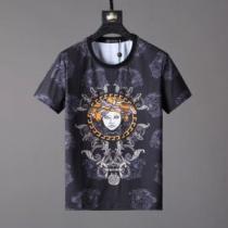 入手超困難 ヴェルサーチVERSACE 2026SSのトレンド商品 Tシャツ/半...