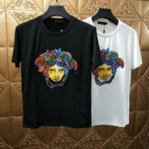 韓国の人気 ヴェルサーチ Tシャツ/半袖 2色可選 2026年春夏シーズンの人気...