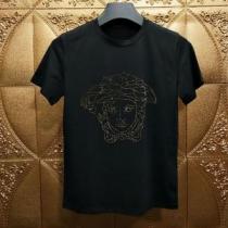 おしゃれな夏ファッション2026 VERSACE Tシャツ/半袖  必見素敵お上...