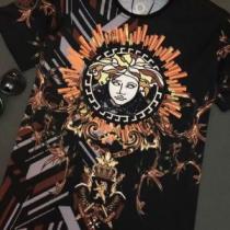 在庫確保済 ヴェルサーチ2026年夏の一押しファッションアイテム VERSACE Tシャツ/半袖