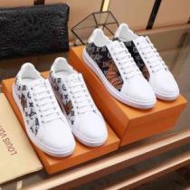 2色可選 カジュアルシューズ   ルイ ヴィトン LOUIS VUITTON 鮮...