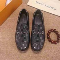ルイ ヴィトン LOUIS VUITTON カジュアルシューズ 今季のトレンド人...