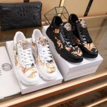 2026春夏も引き続き人気セール ヴェルサーチ VERSACE カジュアルシュー...