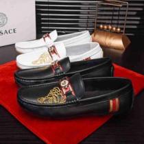 ヴェルサーチ VERSACE カジュアルシューズ 2色可選 今期注目のブランドト...