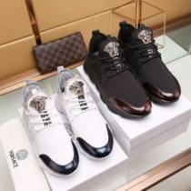 オシャレ印象で人気の高い ヴェルサーチ VERSACE カジュアルシューズ 2色...