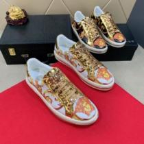 ヴェルサーチ VERSACE カジュアルシューズ 2色可選海外セレブは大人気  2026年夏の一押しファッションアイテム