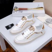 2026春夏人気トレンドアイテム ヴェルサーチ VERSACE カジュアルシュー...