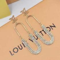 夏っぽさ新作アイテム ルイ ヴィトン元気な印象のコーデ  LOUIS VUITTON 2026春夏トレンドアイテム ピアス