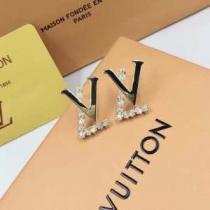 夏の王道　適度な上品さ ルイ ヴィトン 2026春夏も引き続き人気セール LOUIS VUITTON オシャレな印象に ピアス