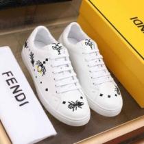 2026年春夏流行ファッション 大人の可愛さを引き立て フェンディ FENDI ...